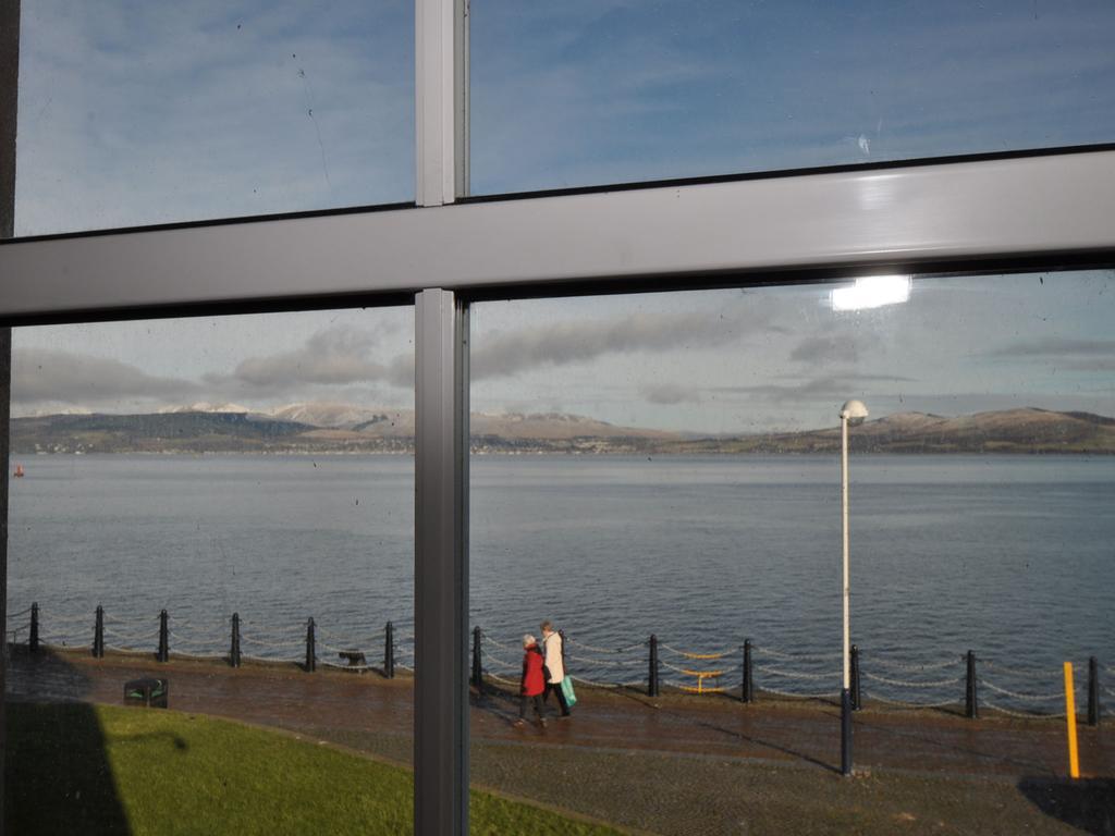 The Waterfront Hostel Greenock Buitenkant foto