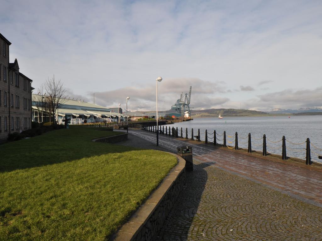 The Waterfront Hostel Greenock Buitenkant foto